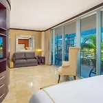 Private Studio At Z Ocean Hotel