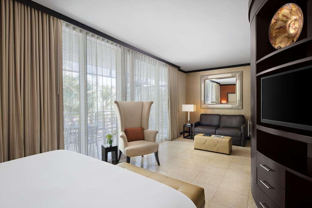 Private At Z Ocean Miami Beach